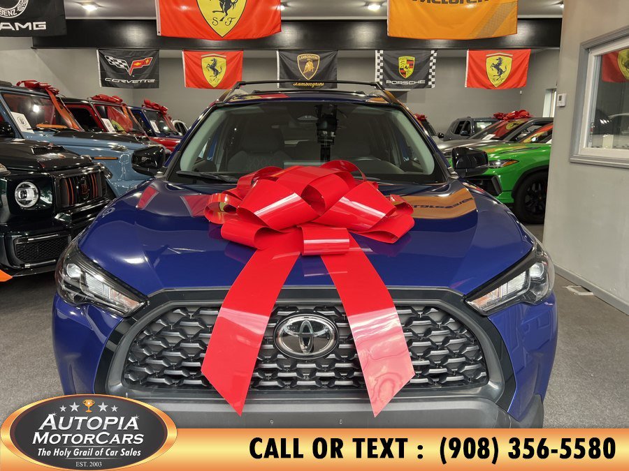 Used 2025 Toyota Corolla Cross LE w/ Moonroof Package FWD image 10