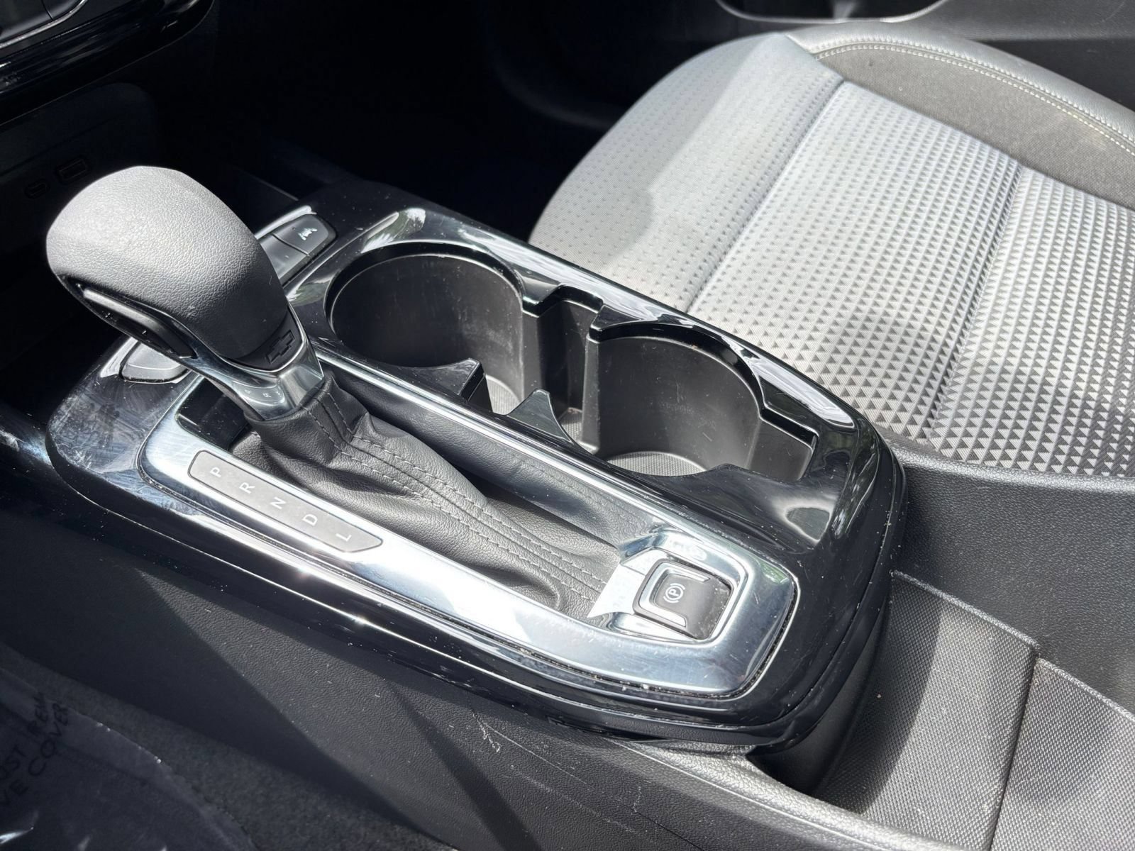 Used 2025 Chevrolet Trax LT FWD image 41