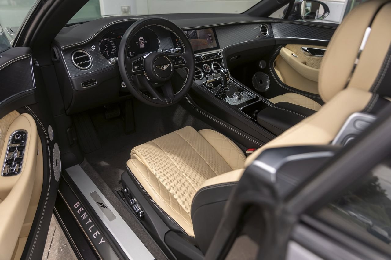 Certified 2024 Bentley Continental GT V8 AWD/4WD image 24