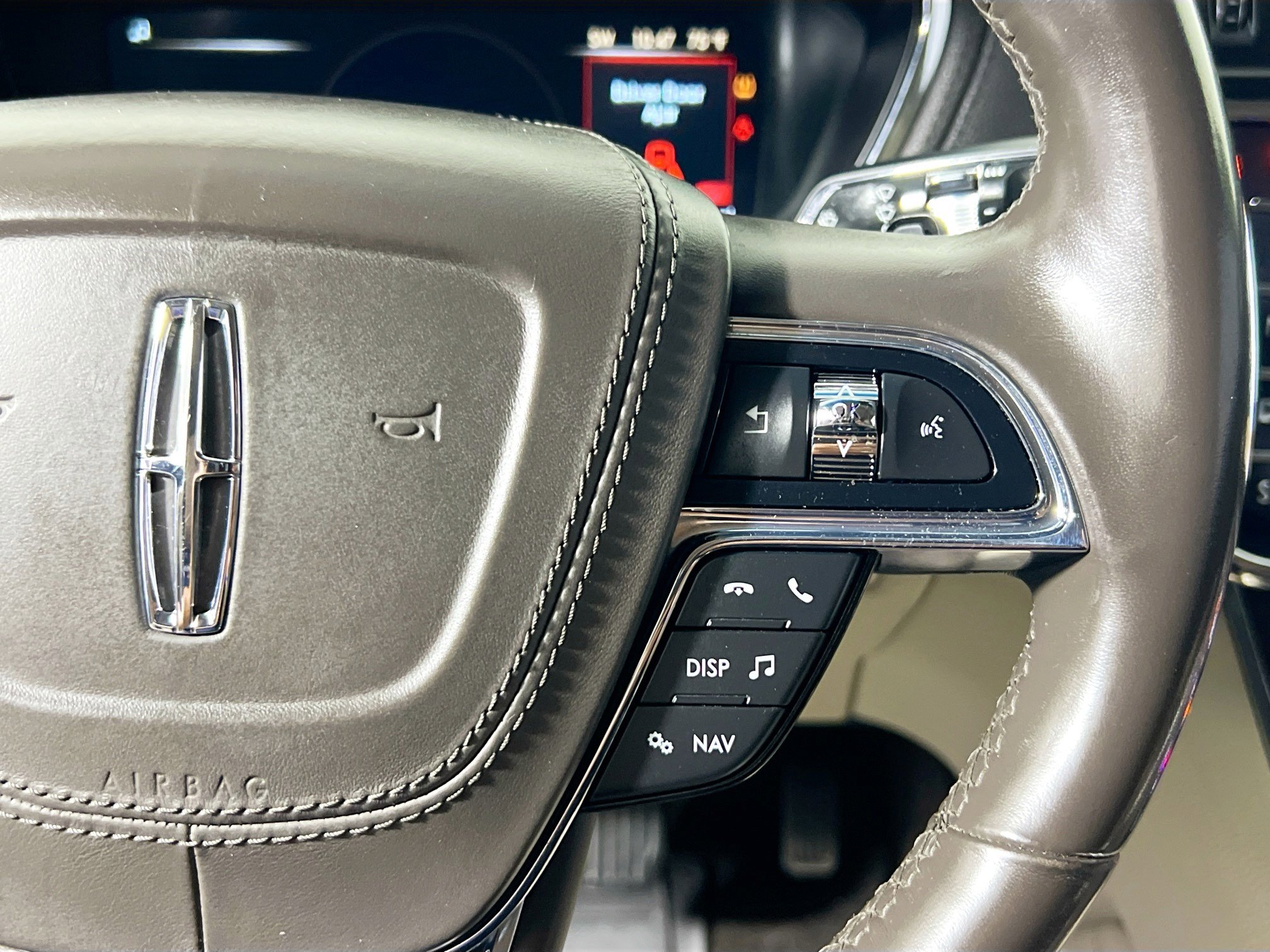 Used 2018 Lincoln Continental Select FWD image 19
