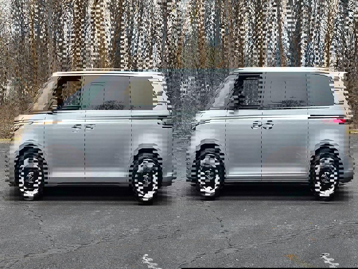 Used 2025 Volkswagen ID. Buzz Pro S image 3