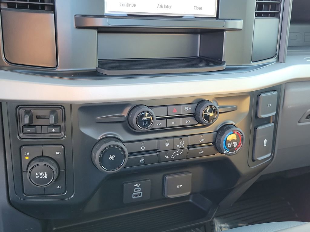 New 2026 Ford F550 4x4 Regular Cab Super Duty image 26