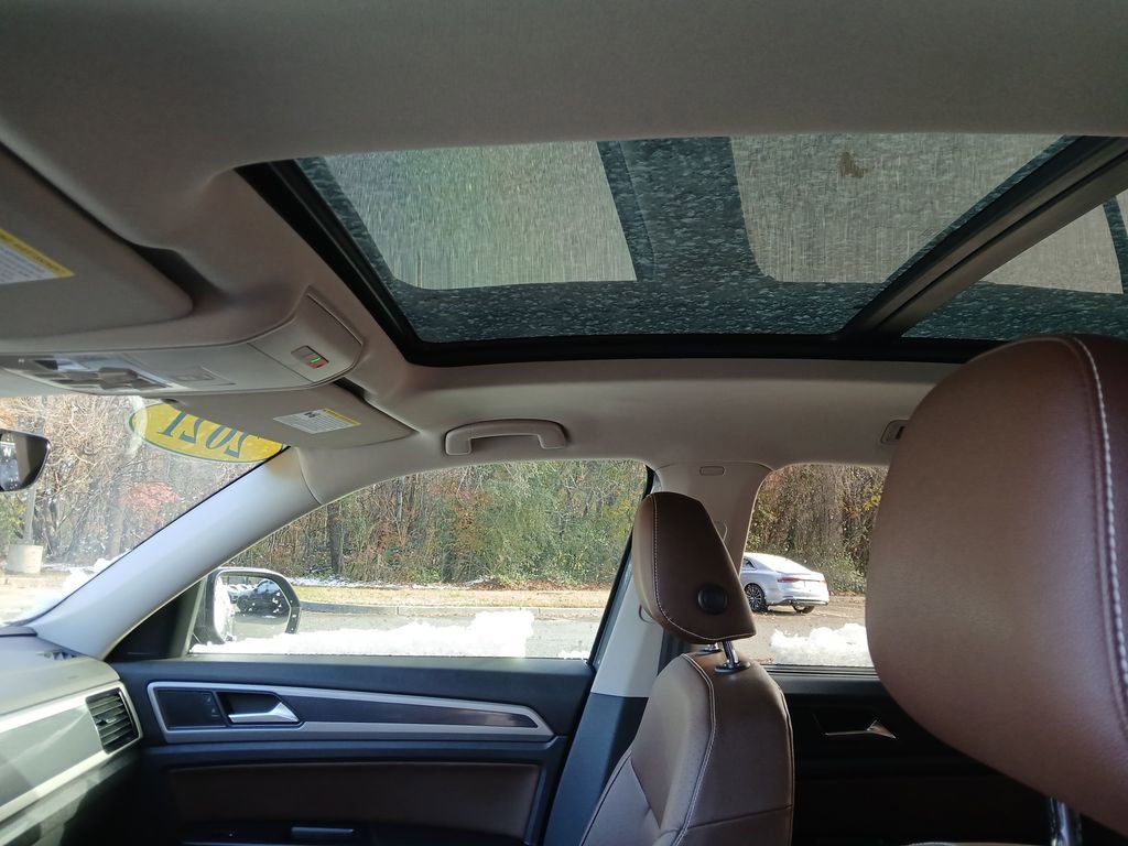 Used 2021 Volkswagen Atlas SEL R-Line image 27