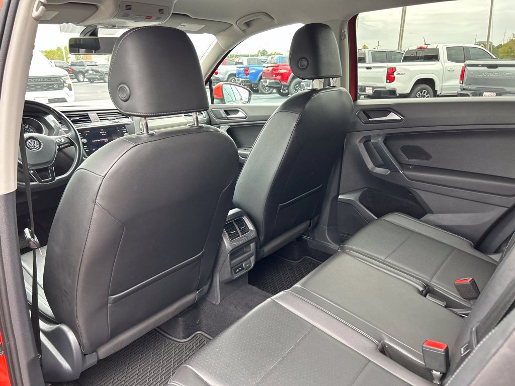 Used 2018 Volkswagen Tiguan SE AWD/4WD image 37