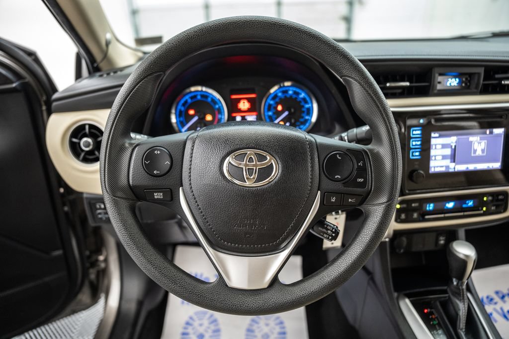 Used 2019 Toyota Corolla LE FWD image 25