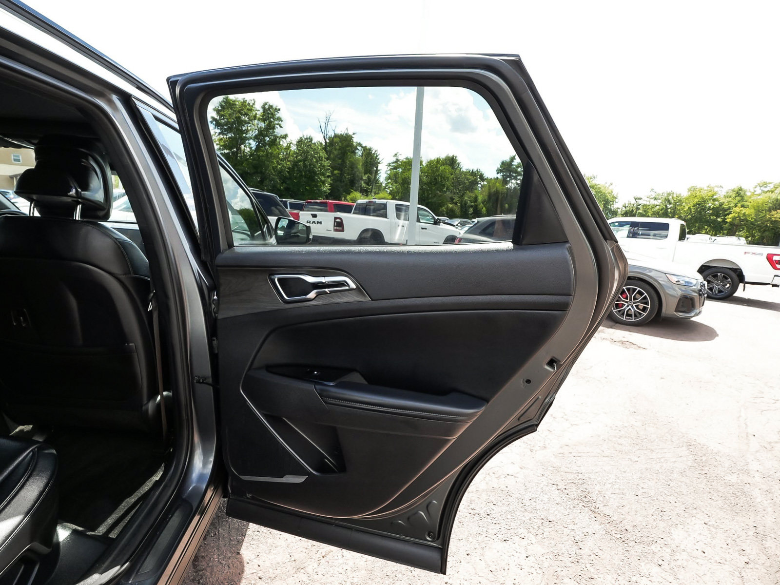Used 2025 Kia Sportage X-Line AWD/4WD image 14