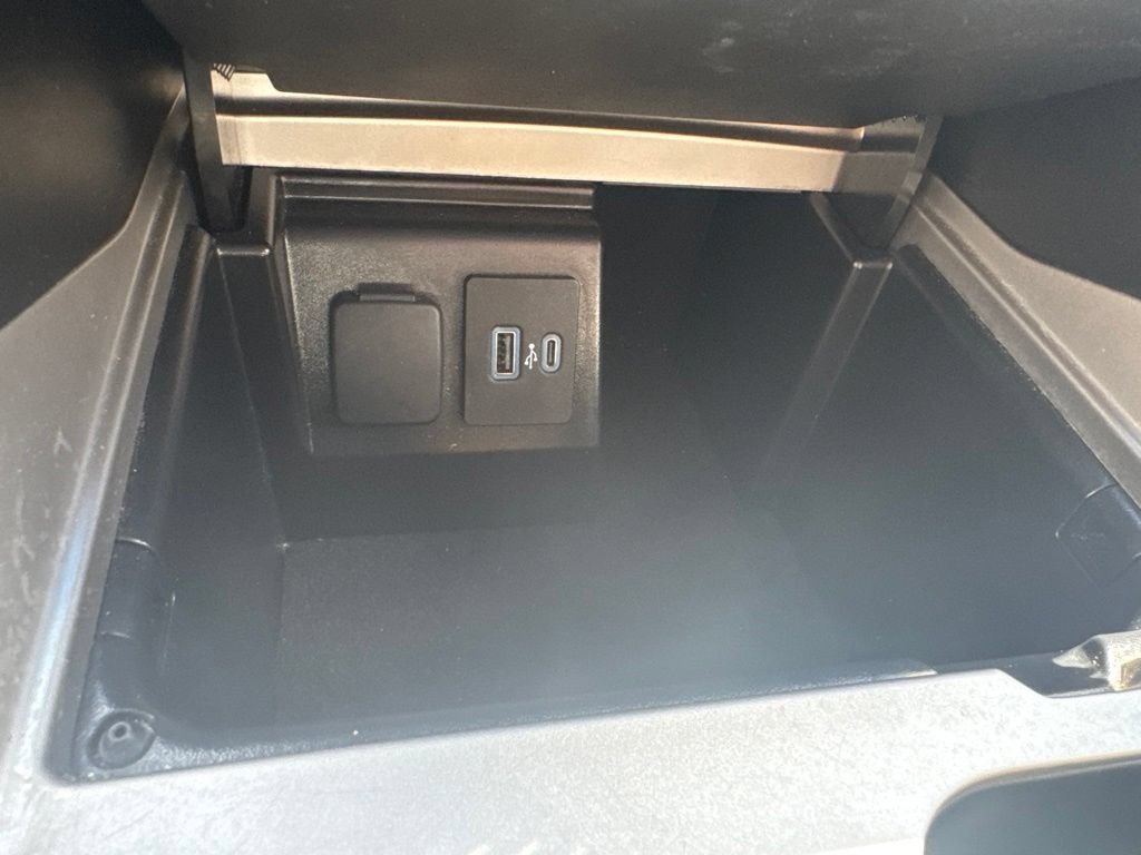 Used 2023 Ford Explorer Limited w/ Equipment Group 301A AWD/4WD image 24
