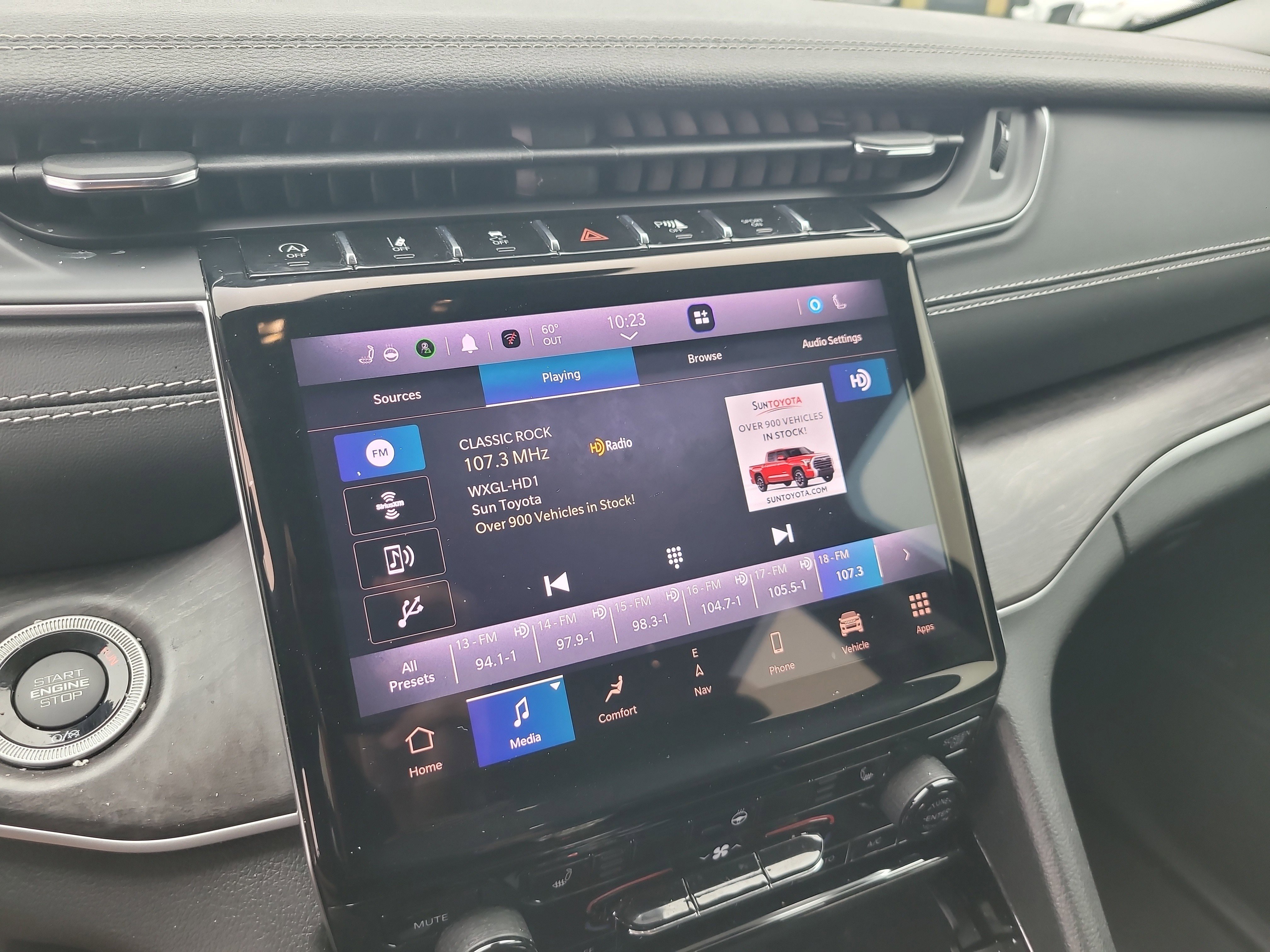 Used 2023 Jeep Grand Cherokee Limited image 21