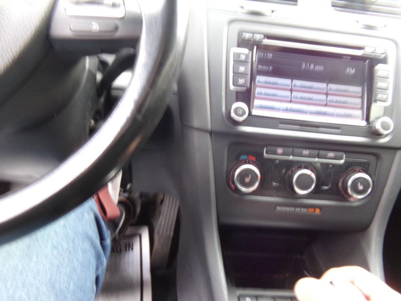 Used 2013 Volkswagen Golf TDI image 40