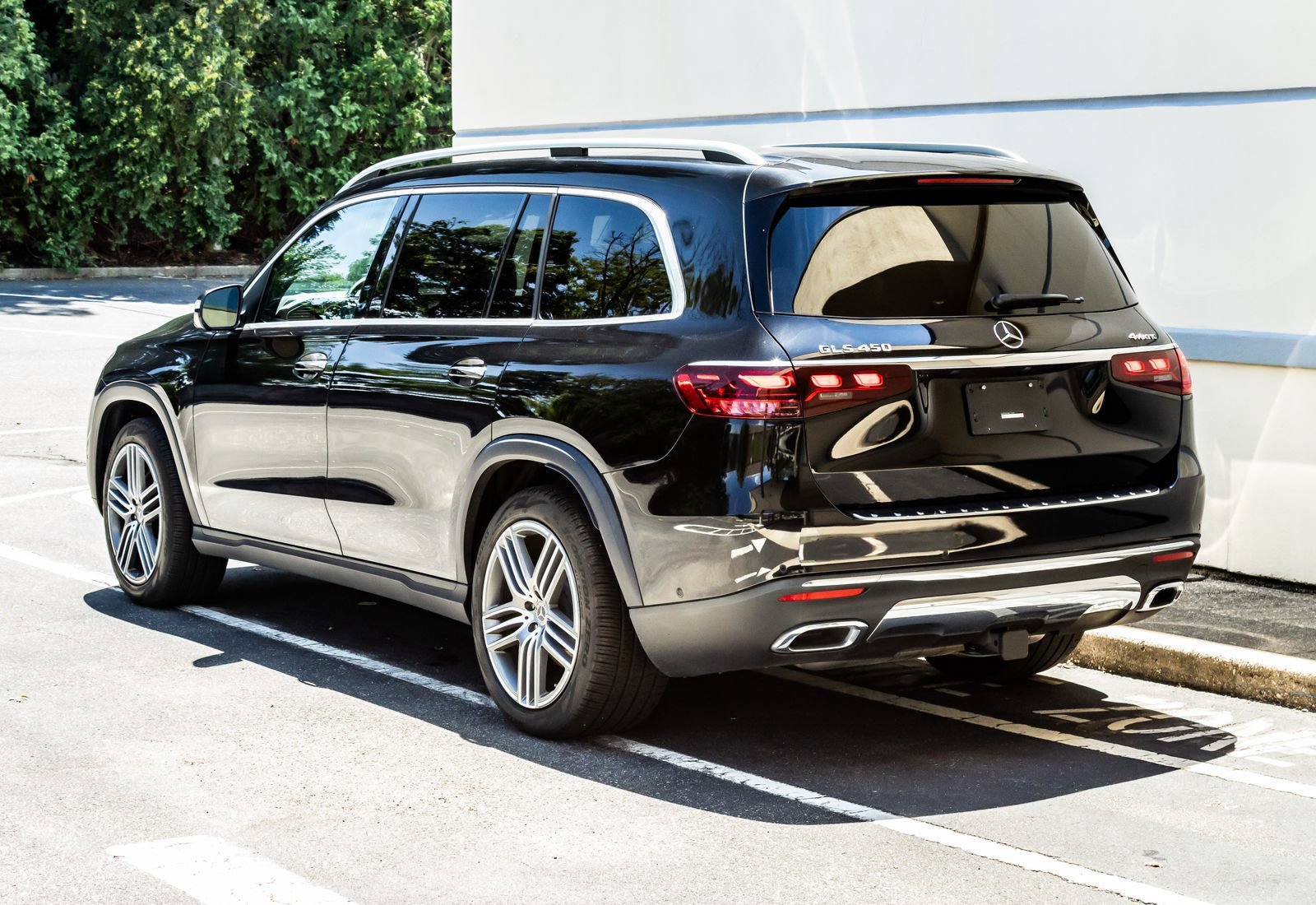 Used 2024 Mercedes-Benz GLS 450 4MATIC image 5