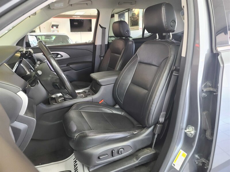 Used 2020 Chevrolet Traverse LT FWD image 10