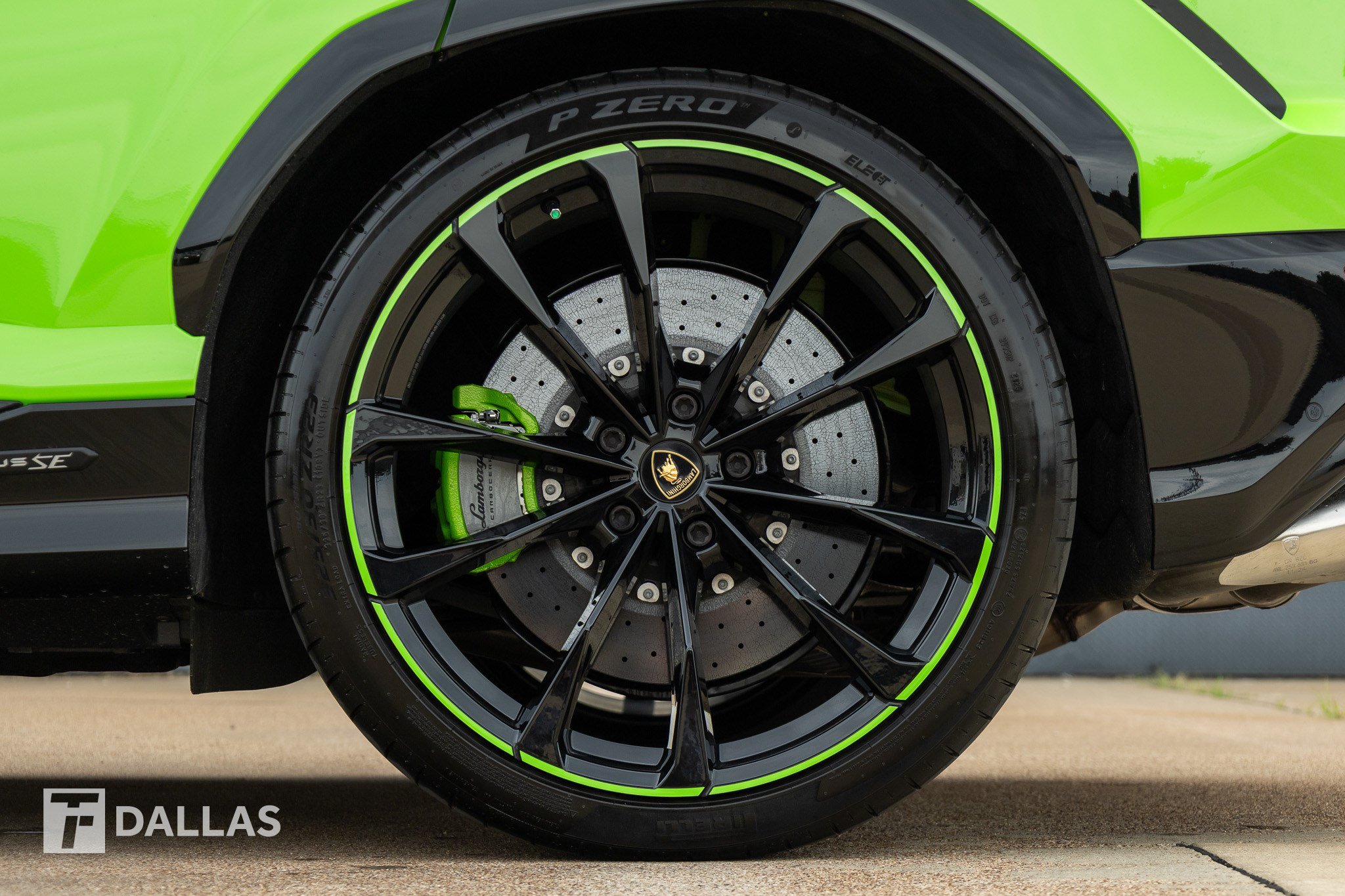 Used 2025 Lamborghini Urus Performante AWD/4WD image 9