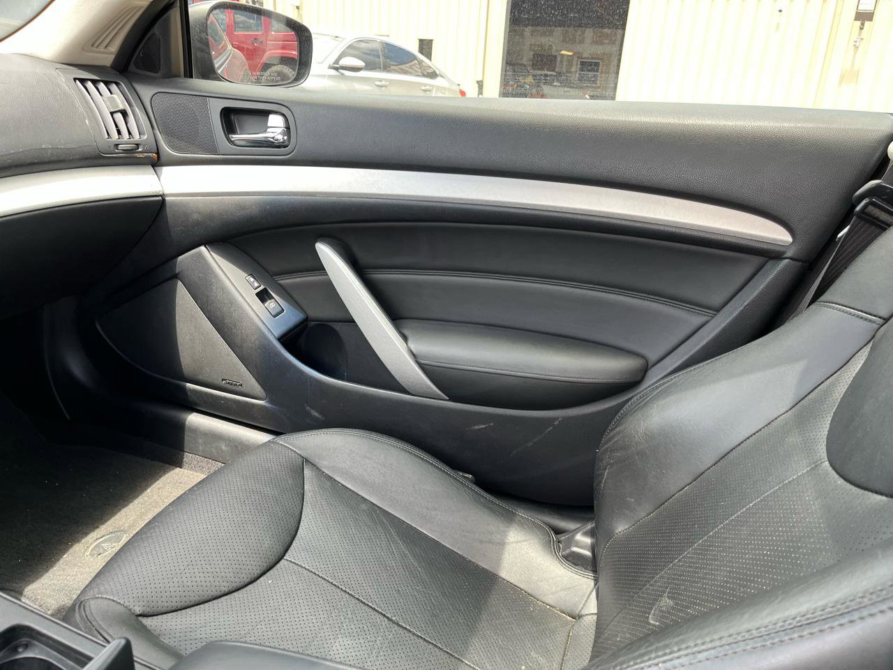 Used 2009 INFINITI G37 Journey w/ Premium Pkg image 16