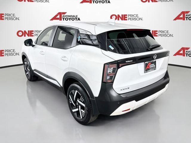 Used 2025 Nissan Kicks SV FWD image 5