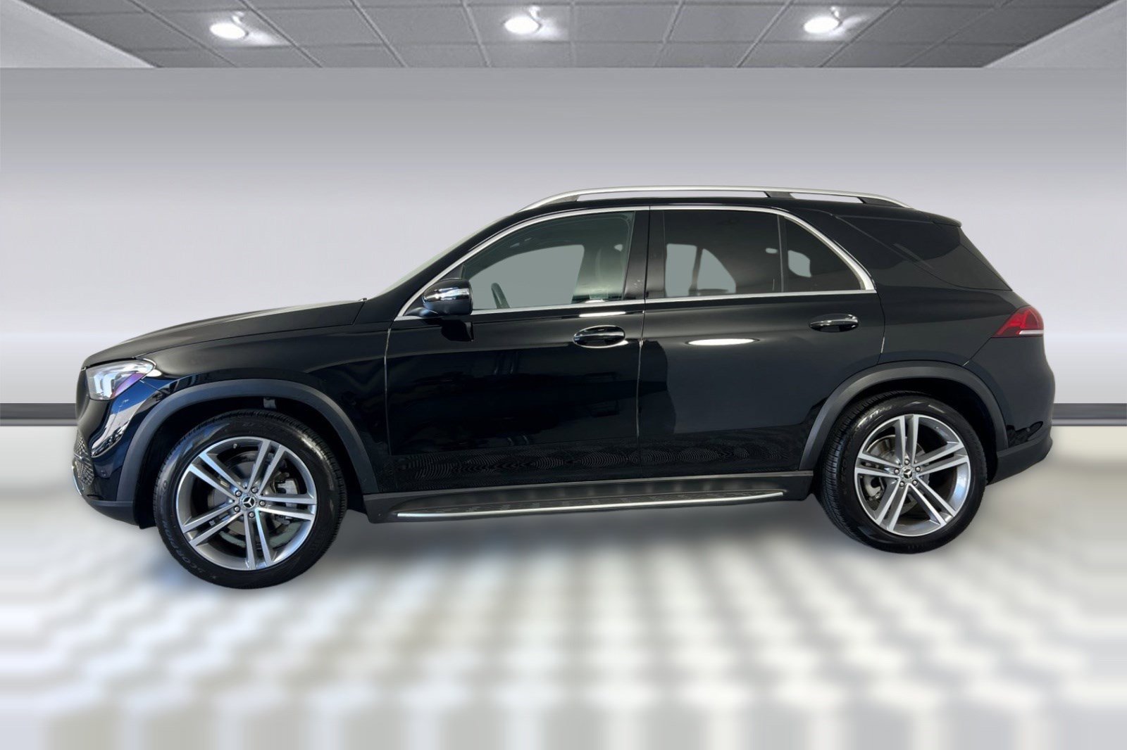 Used 2022 Mercedes-Benz GLE 350 4MATIC image 2