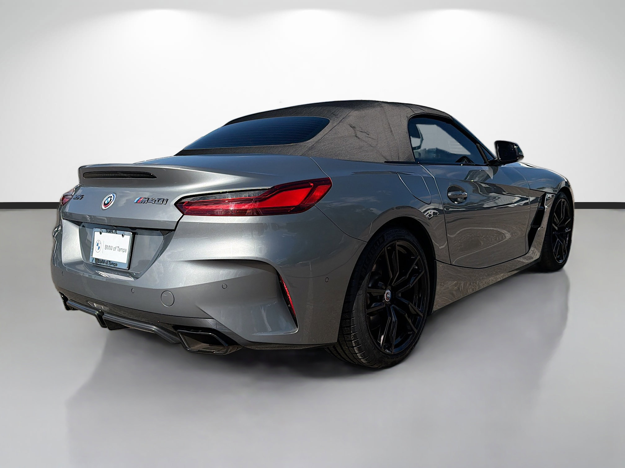 Used 2023 BMW Z4 M40i w/ Premium Package image 3