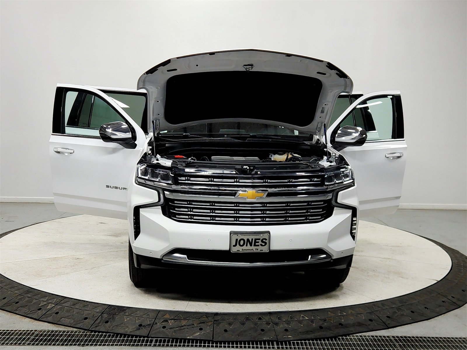 Used 2023 Chevrolet Suburban Premier image 10