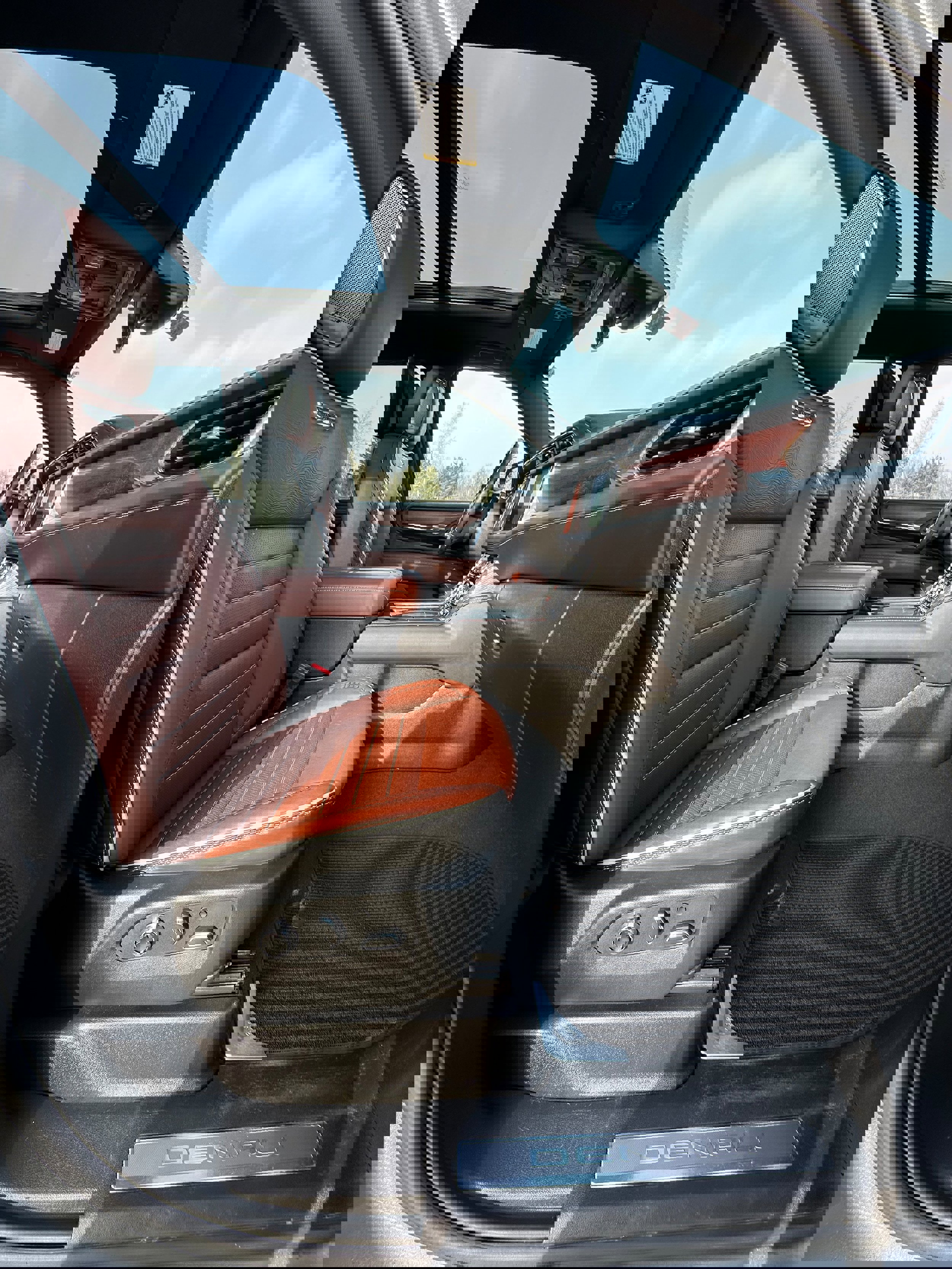 Used 2023 GMC Yukon XL Denali Ultimate AWD/4WD image 22