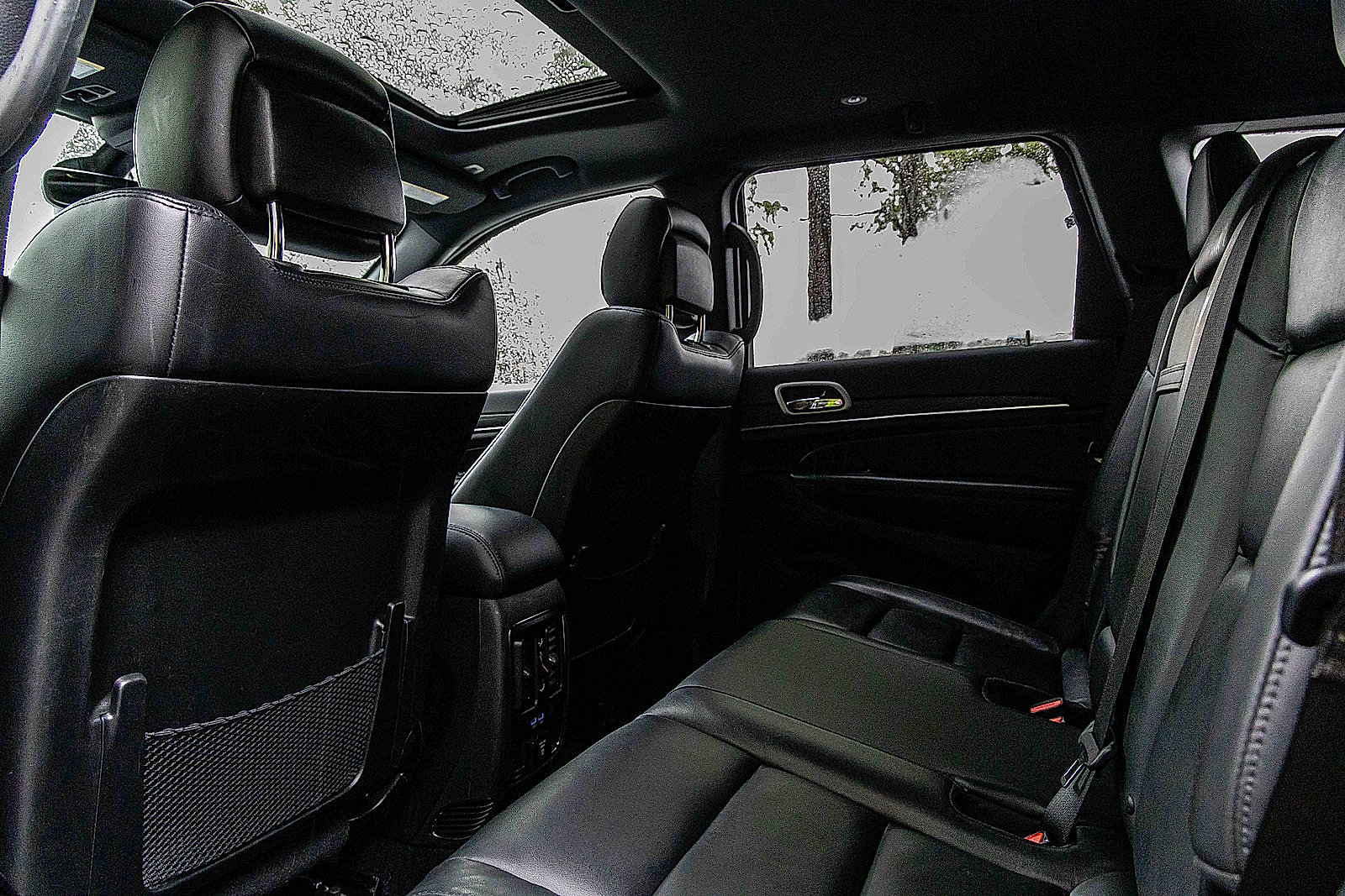 Used 2022 Jeep Grand Cherokee Limited image 24