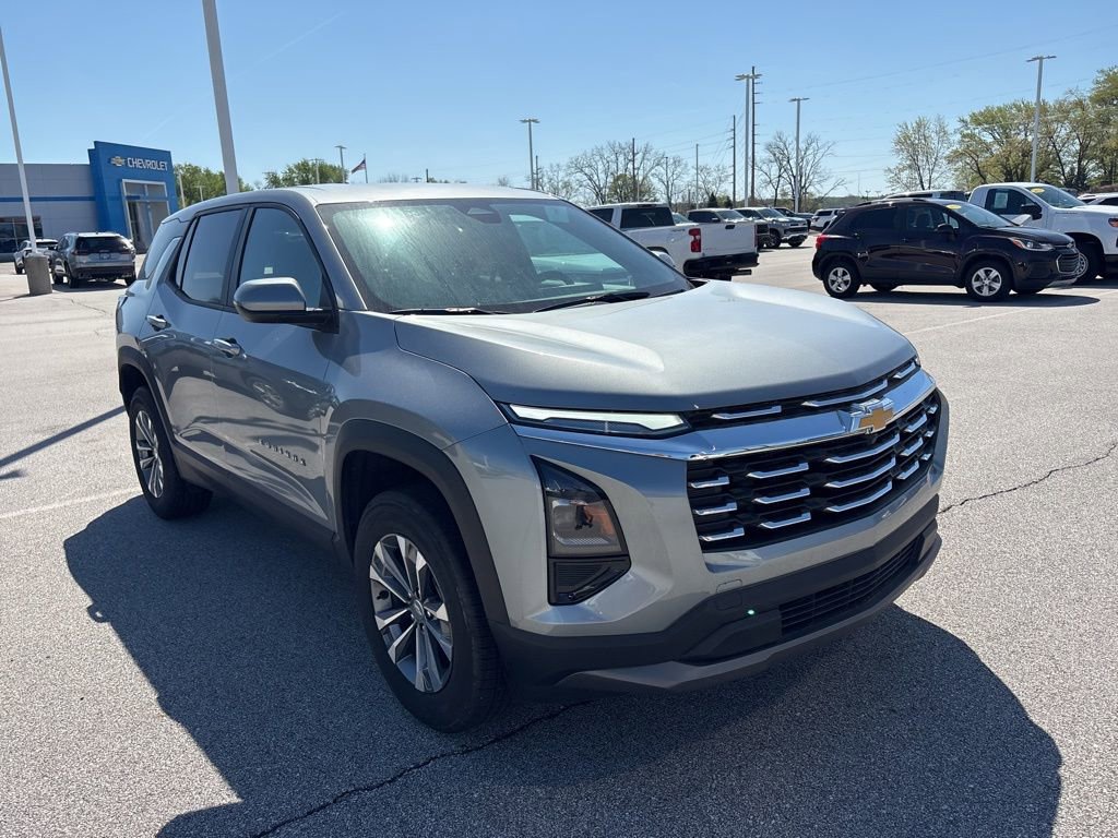 Used 2026 Chevrolet Equinox LT FWD image 3