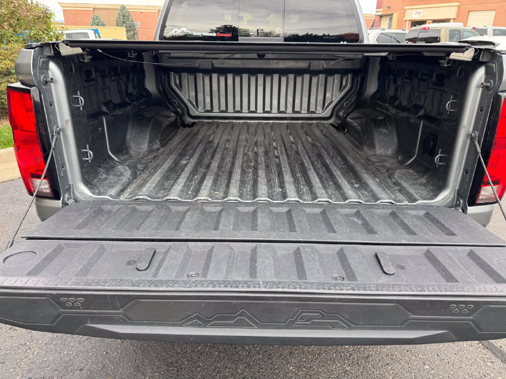 Used 2023 Chevrolet Colorado Z71 w/ Z71 Convenience Package 2 AWD/4WD image 11