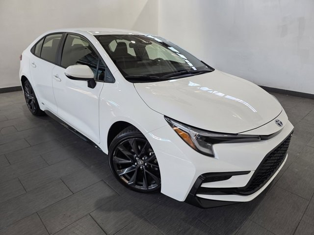 Used 2025 Toyota Corolla SE w/ Convenience Package image 7