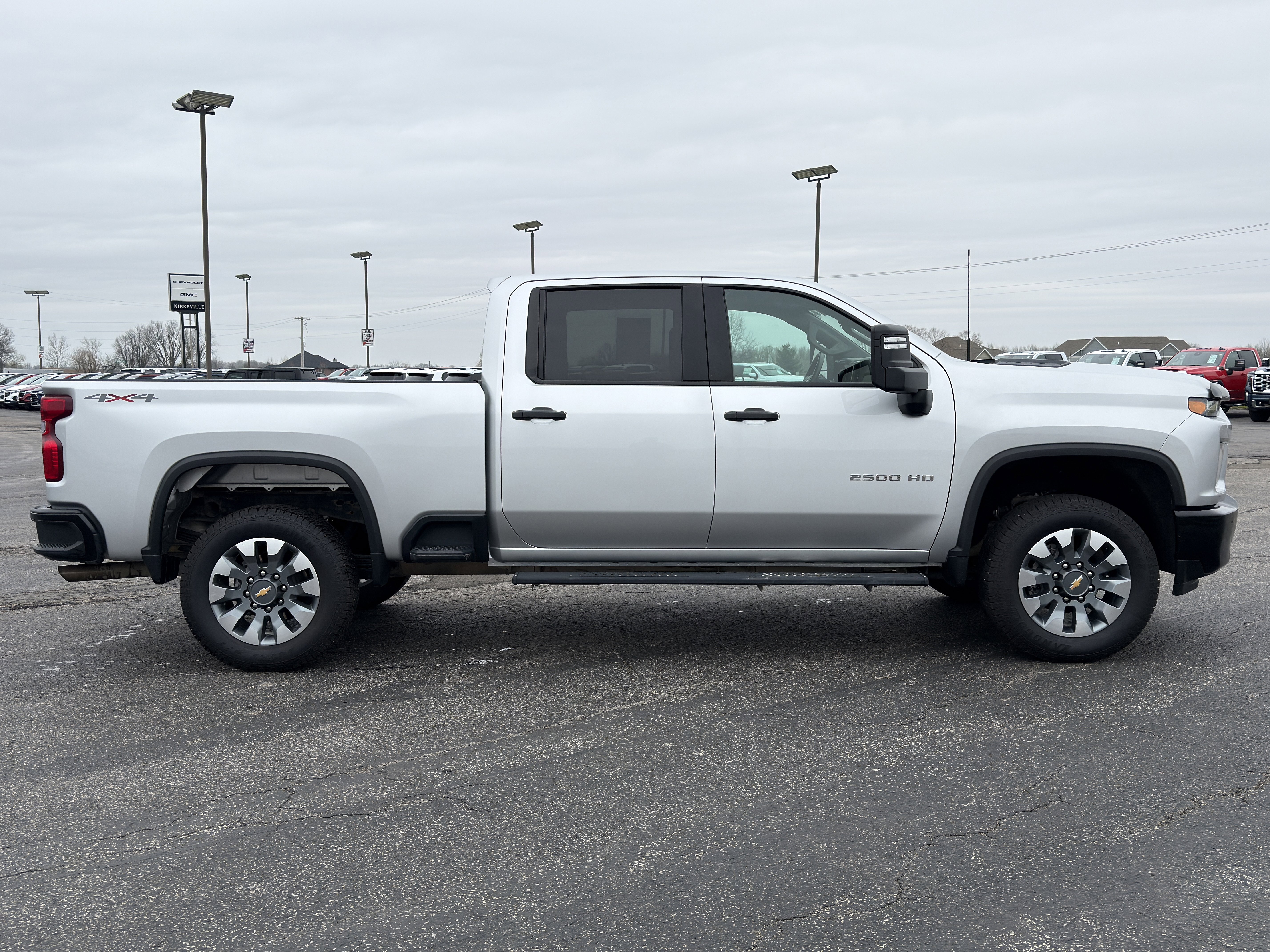 Used 2022 Chevrolet Silverado 2500 Custom w/ Custom Convenience Package image 3