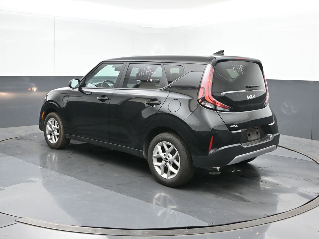 Used 2025 Kia Soul LX w/ LX Technology Package image 4