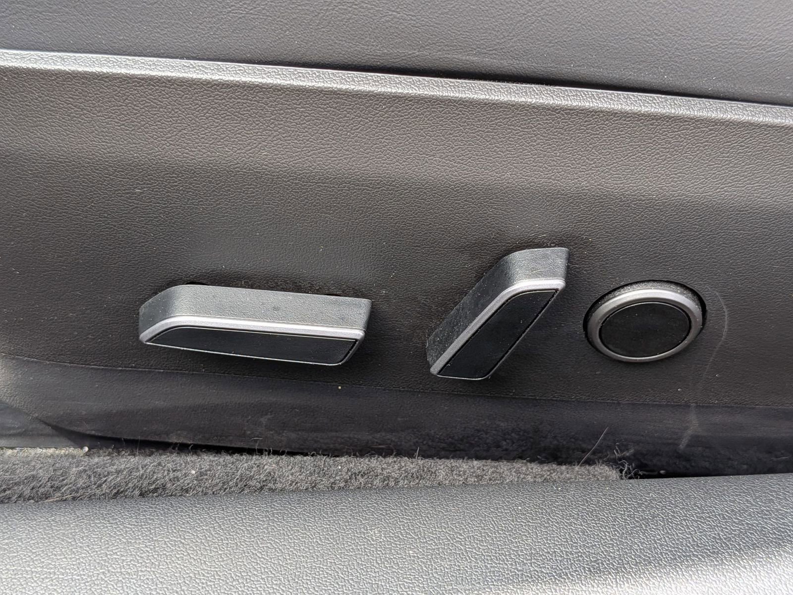 Used 2023 Tesla Model 3 Standard Range image 16