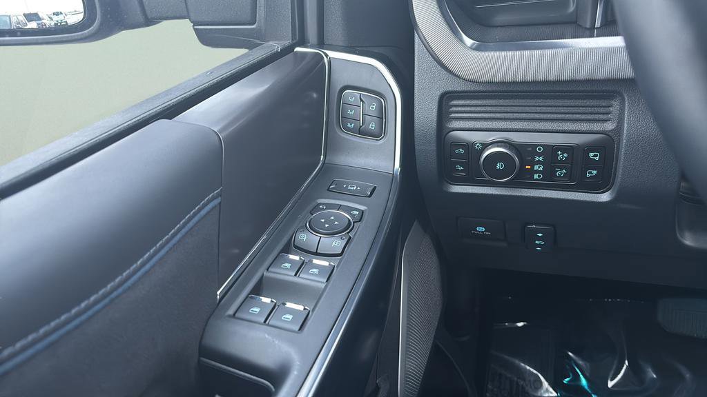 New 2026 Ford F250 Platinum w/ FX4 Off-Road Package AWD/4WD image 47