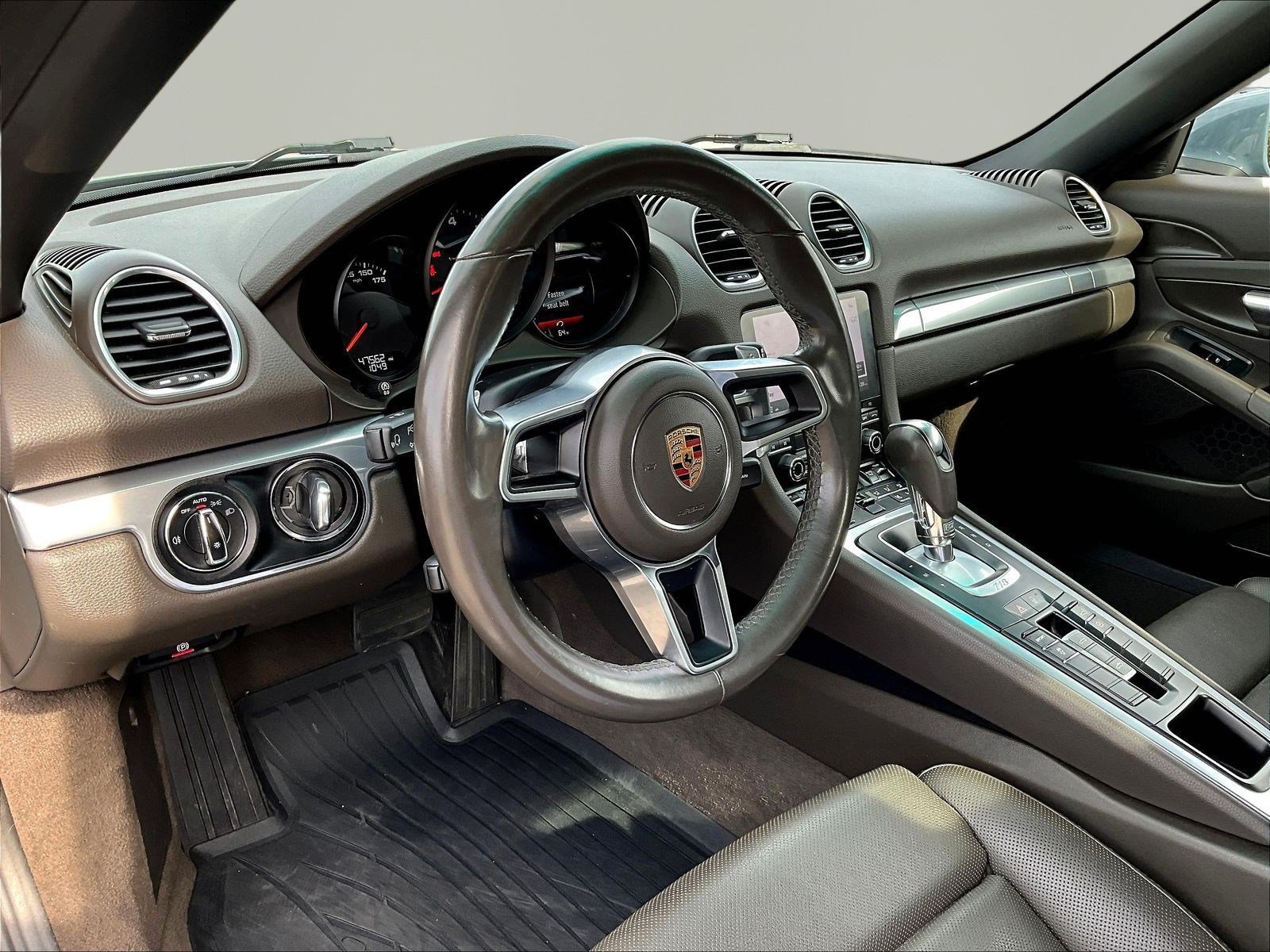 Used 2017 Porsche 718 Boxster RWD image 15