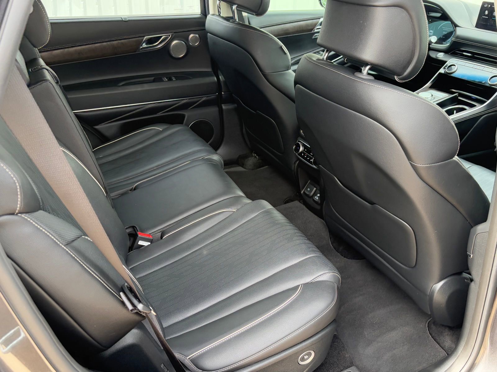 Used 2023 Genesis GV80 2.5T w/ Prestige 20" Package image 48