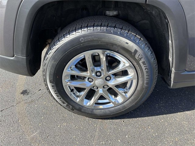 Certified 2025 Jeep Grand Cherokee Laredo X w/ Luxury Tech Group I image 12