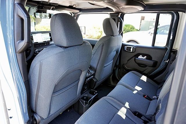 New 2025 Jeep Gladiator Sport S image 22