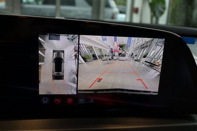 New 2026 Cadillac Lyriq V image 21