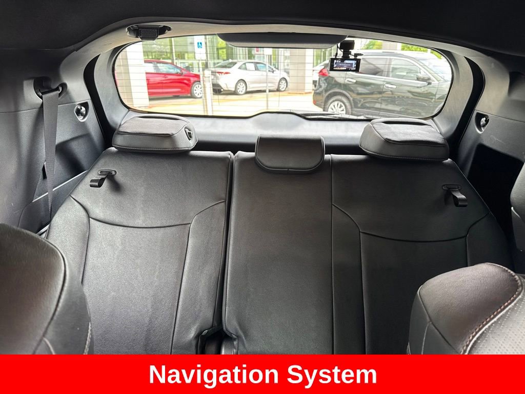 Used 2025 Toyota Sienna Platinum AWD/4WD image 18