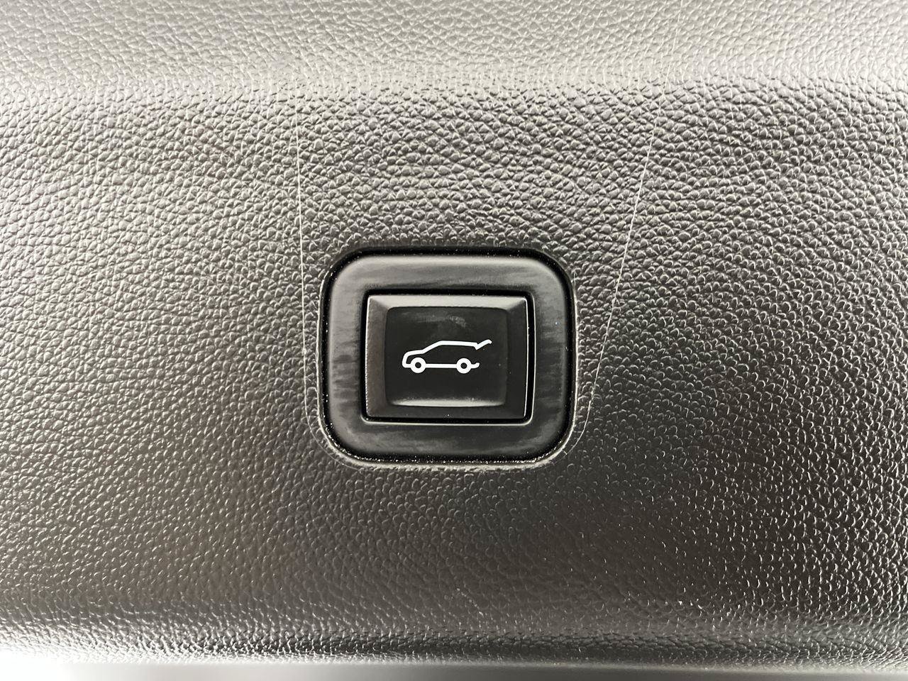 Certified 2023 Buick Enclave Avenir w/ Avenir Technology Package AWD/4WD image 35