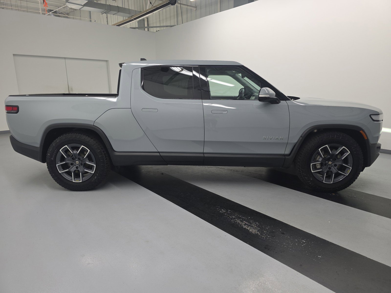 Used 2023 Rivian R1T Adventure AWD/4WD image 6