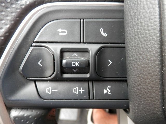 Used 2025 Toyota 4Runner SR5 AWD/4WD image 20