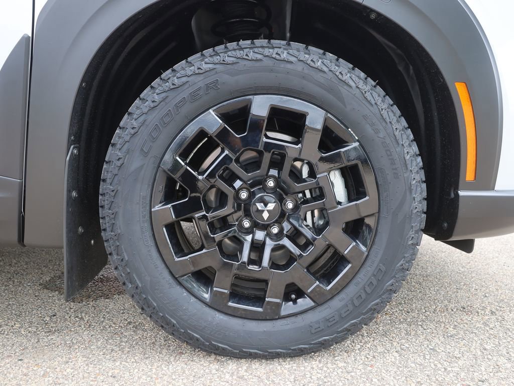 New 2025 Mitsubishi Outlander Trail Edition image 12