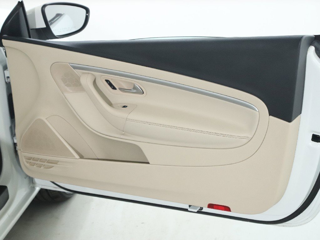 Used 2016 Volkswagen Eos Komfort image 31