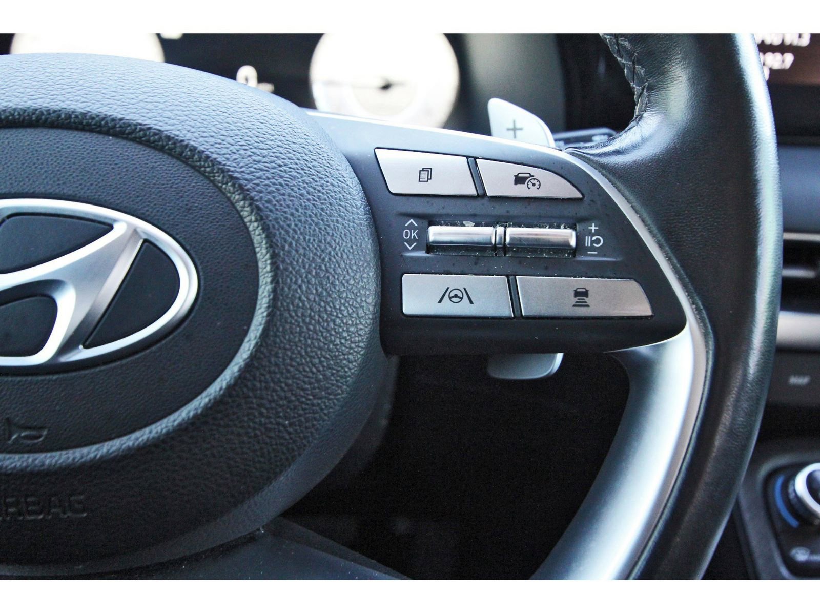 Used 2023 Hyundai Palisade Limited w/ Winter Package image 19