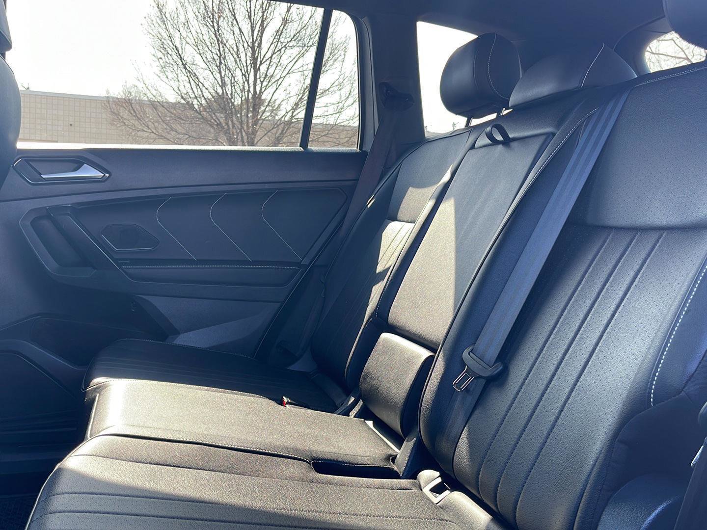 Used 2023 Volkswagen Tiguan SE R-Line image 15