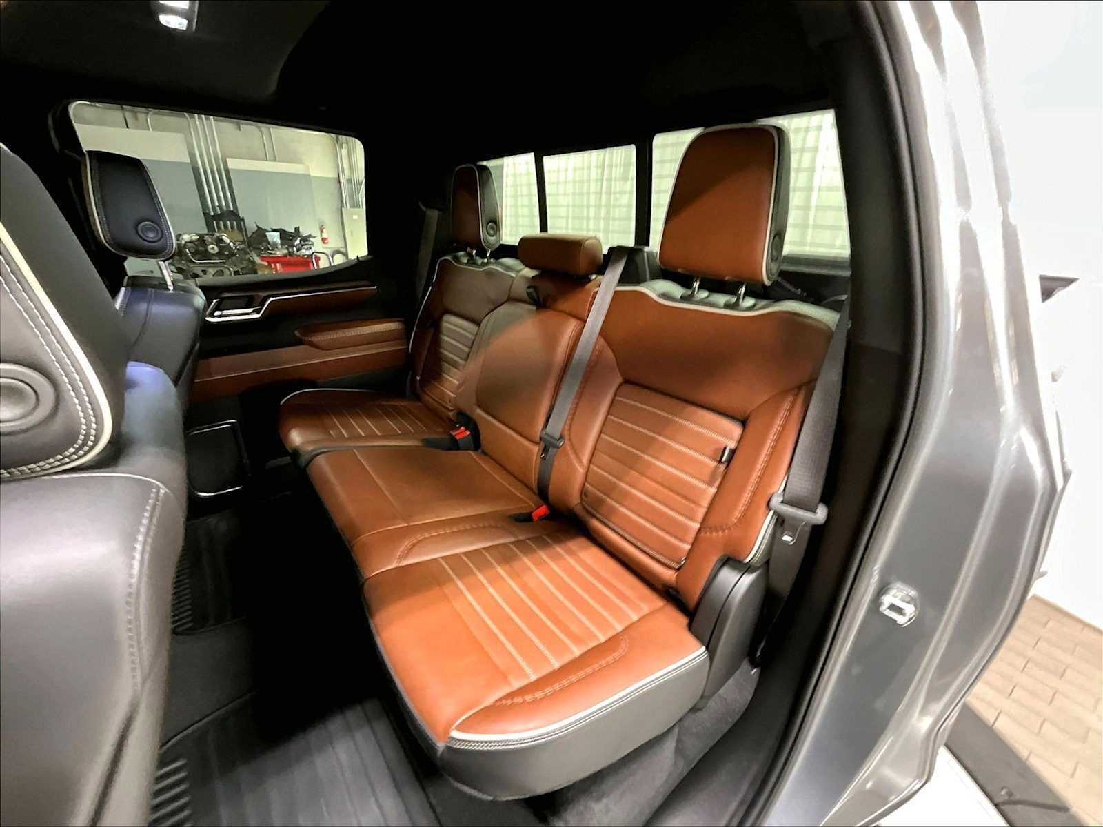 Used 2024 GMC Sierra 1500 Denali Ultimate AWD/4WD image 29