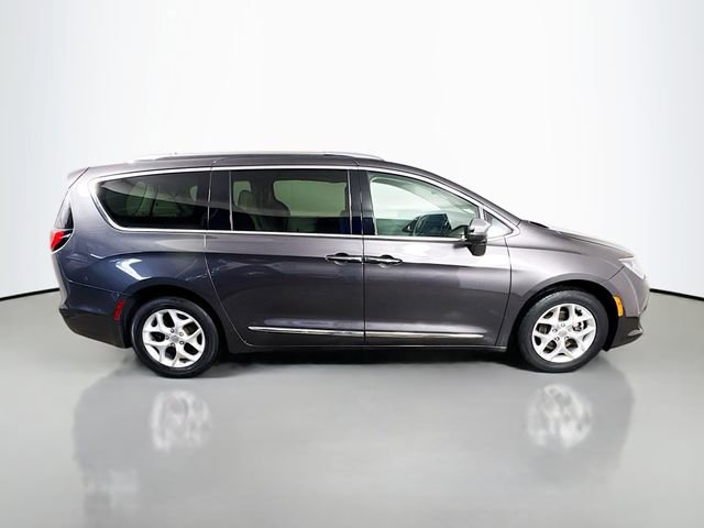Used 2020 Chrysler Pacifica Limited image 5