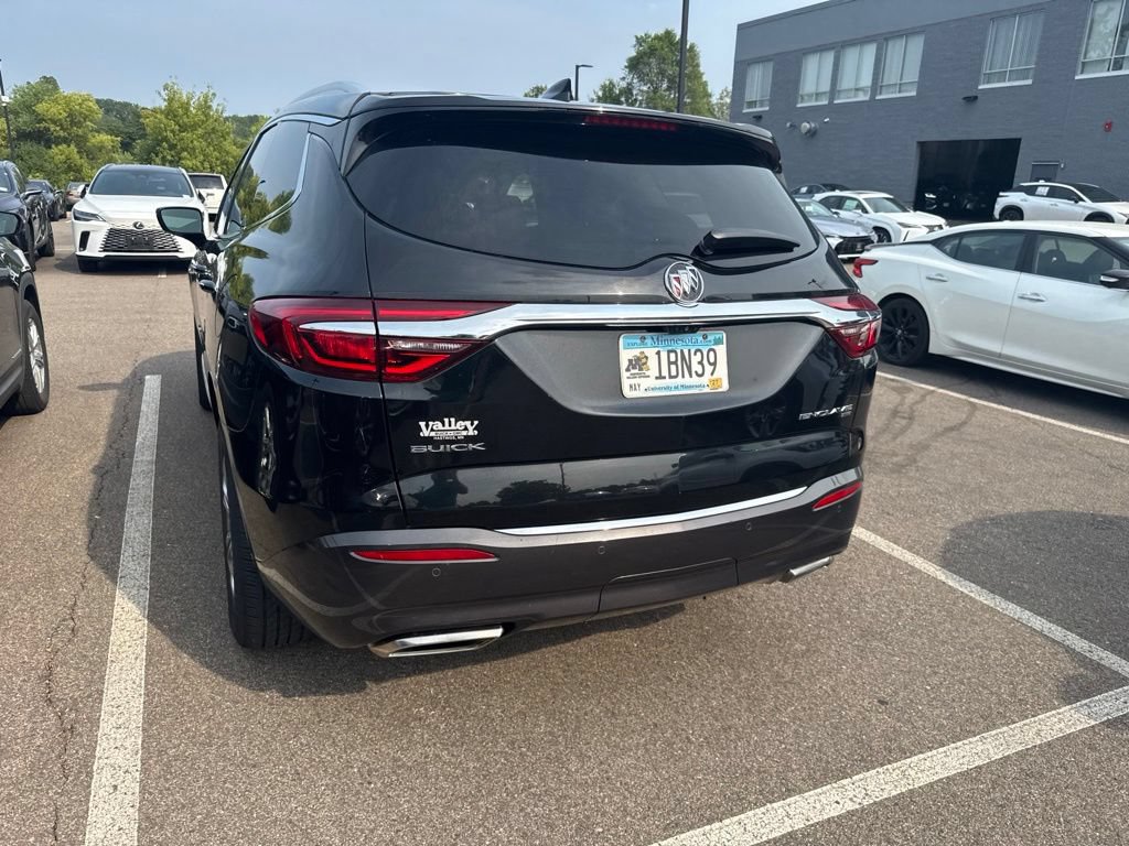 Used 2018 Buick Enclave Avenir w/ Avenir Technology Package AWD/4WD image 11