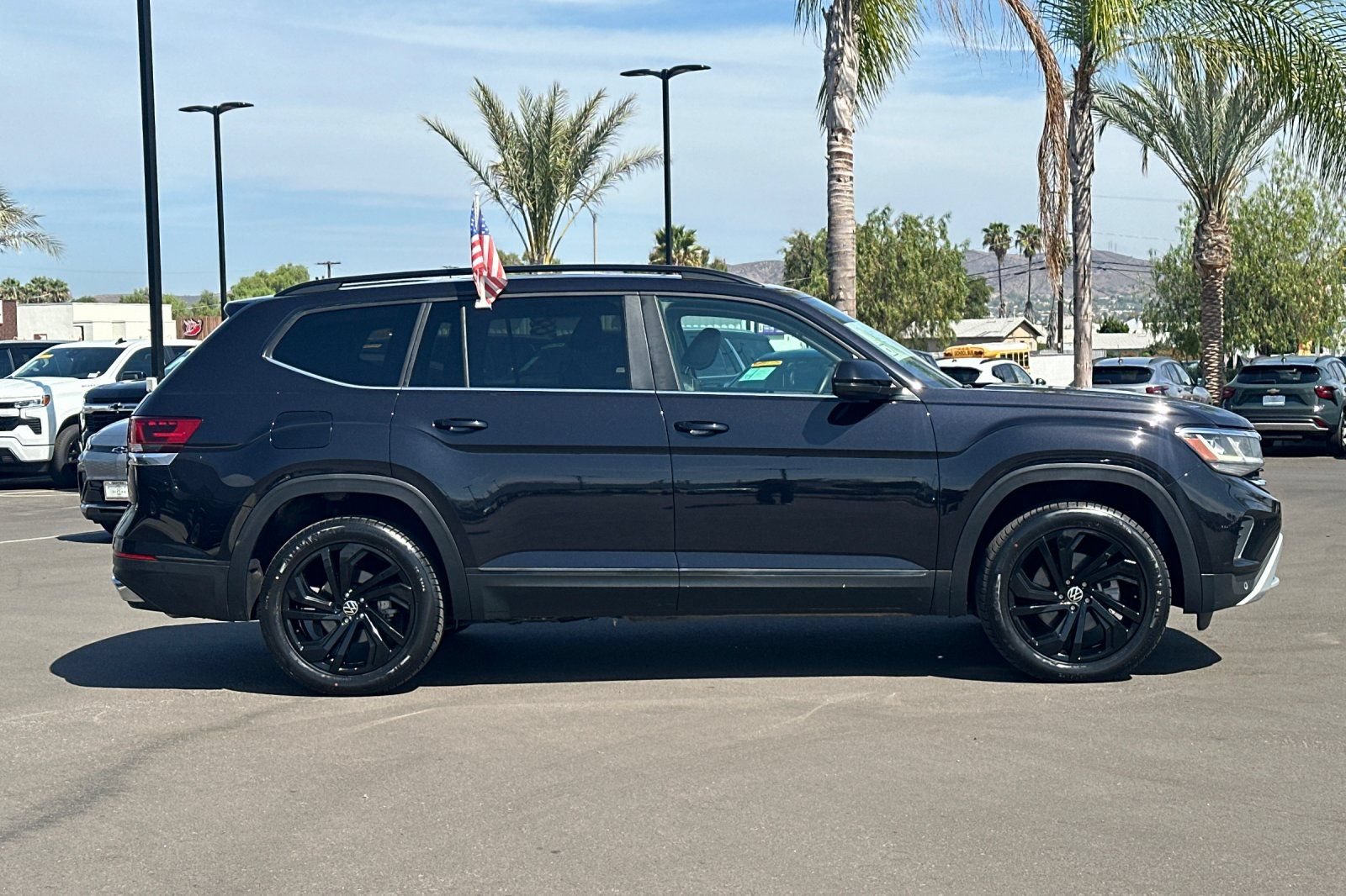 Used 2022 Volkswagen Atlas SE AWD/4WD image 3