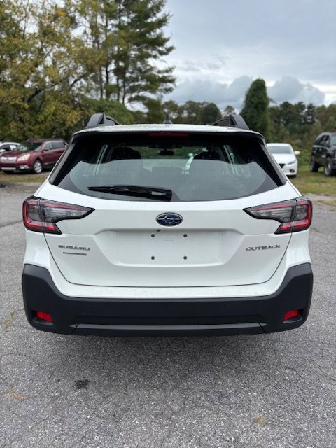 Used 2023 Subaru Outback image 7