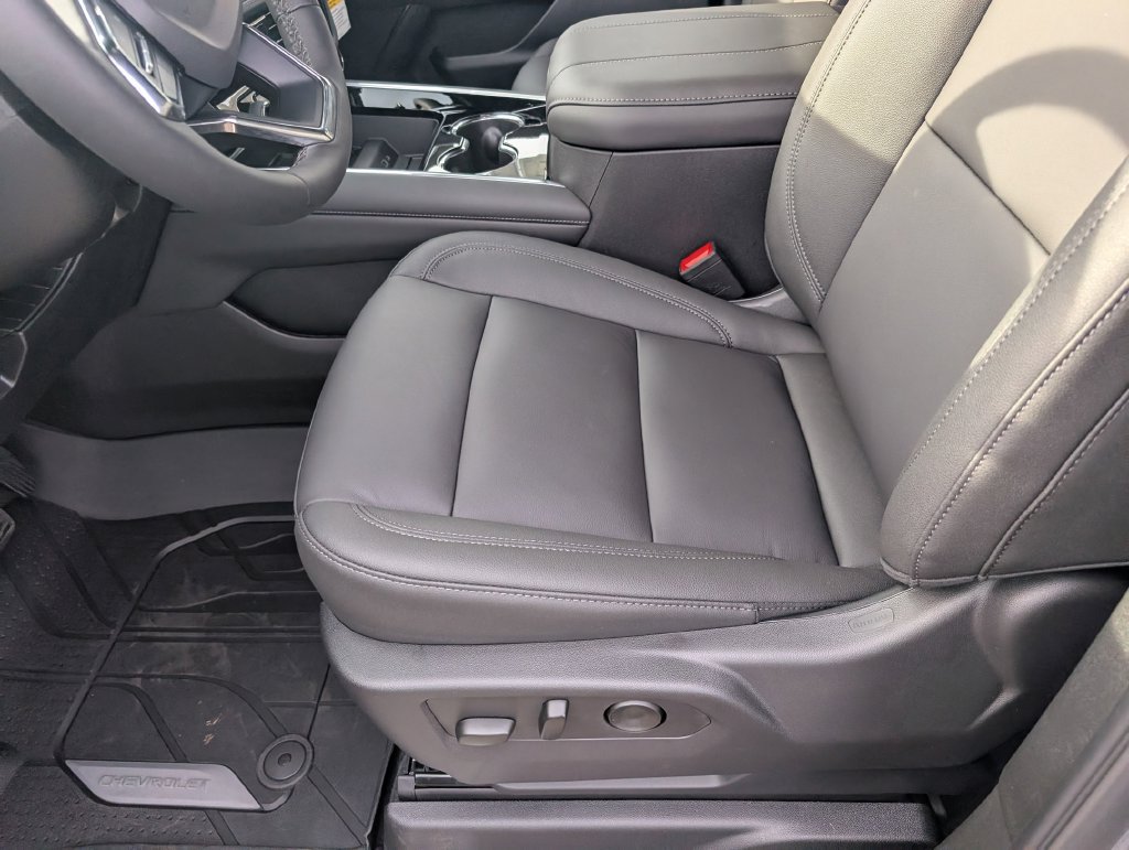 New 2027 Chevrolet Suburban LT w/ Comfort Package AWD/4WD image 22