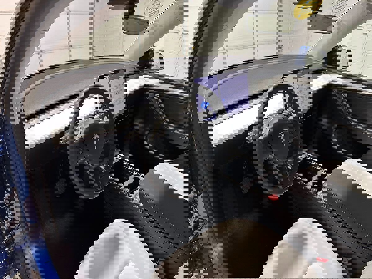 Used 2024 Tesla Model Y Long Range image 25